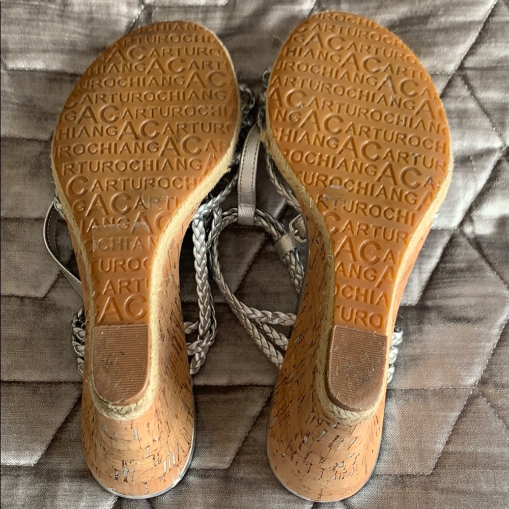 Shoes - Picture 4 of 5